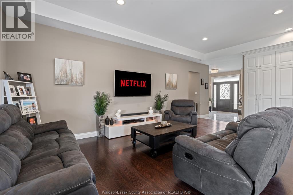 Photo 26 of 24 Peachtree Lane, Chatham ON