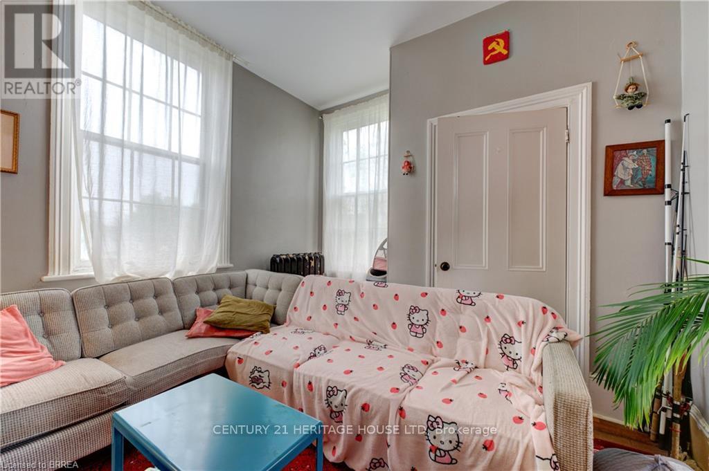 Photo 16 of 220 Nelson Street, Brantford ON