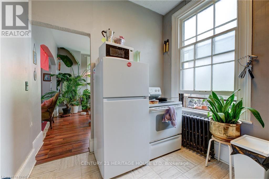 Photo 14 of 220 Nelson Street, Brantford ON
