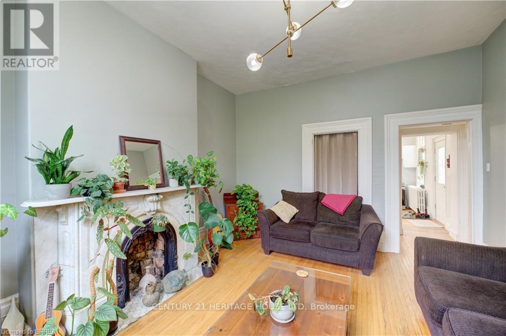 Photo 10 of 220 Nelson Street, Brantford ON