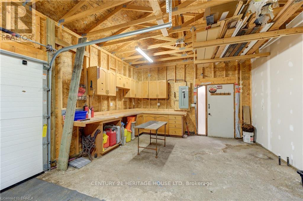 Photo 24 of 220 Nelson Street, Brantford ON