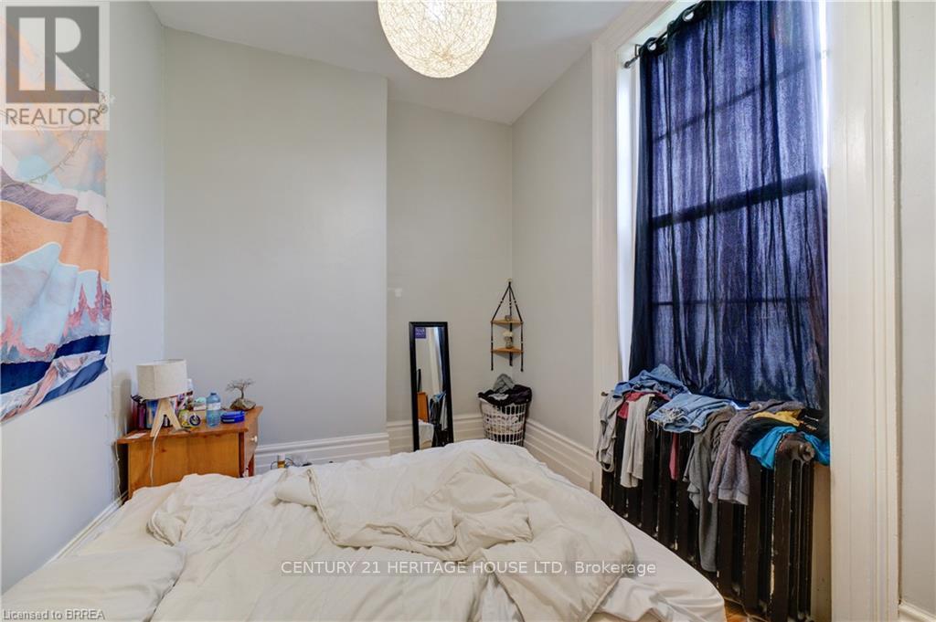 Photo 12 of 220 Nelson Street, Brantford ON