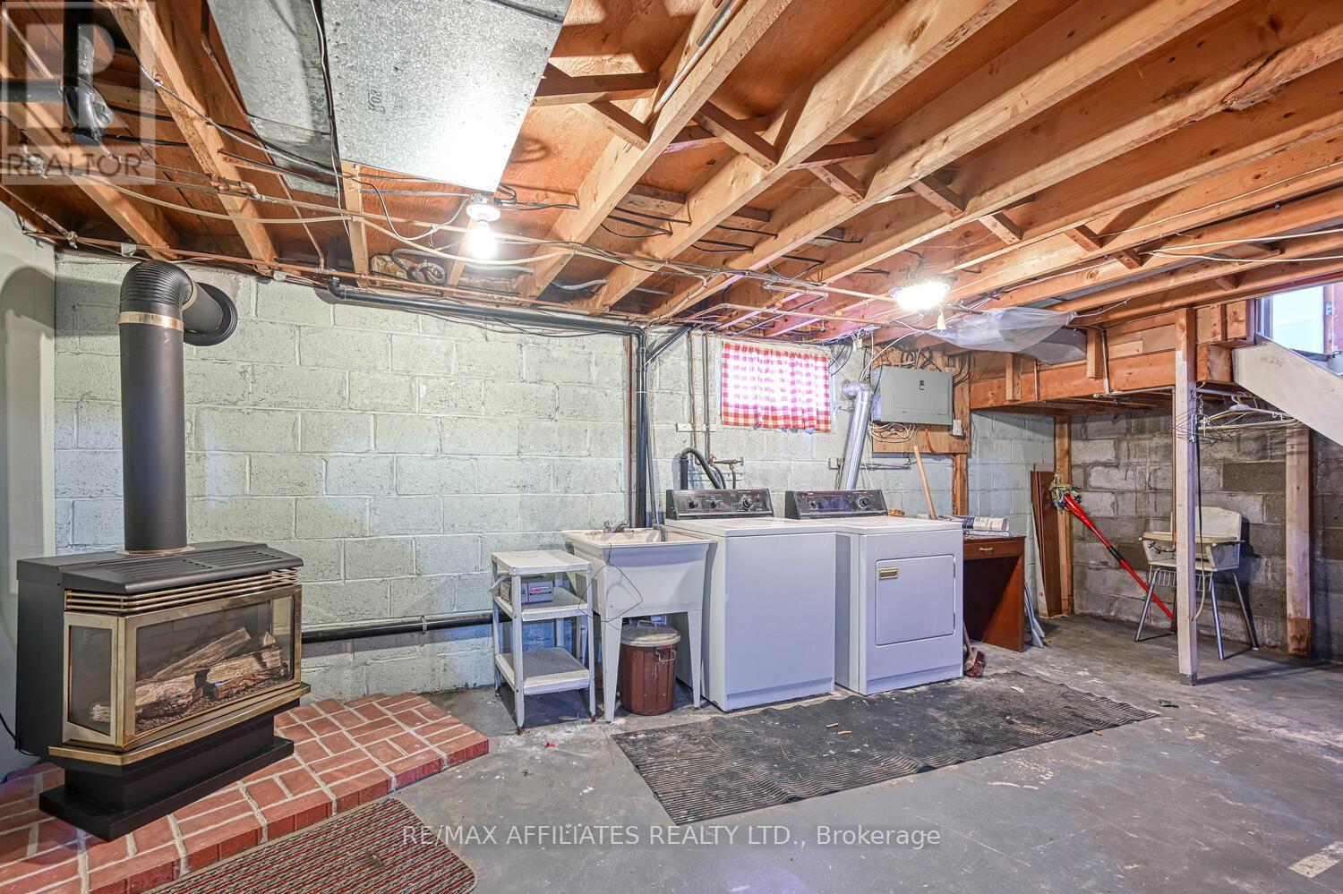 Photo 17 of 65 Jasper Avenue, Smiths Falls ON