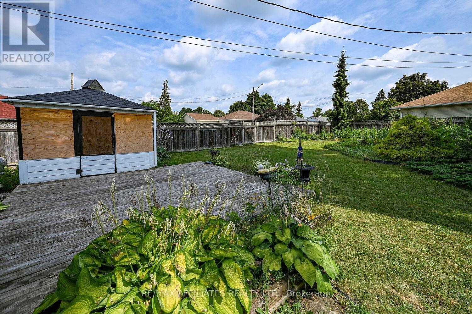 Photo 4 of 65 Jasper Avenue, Smiths Falls ON