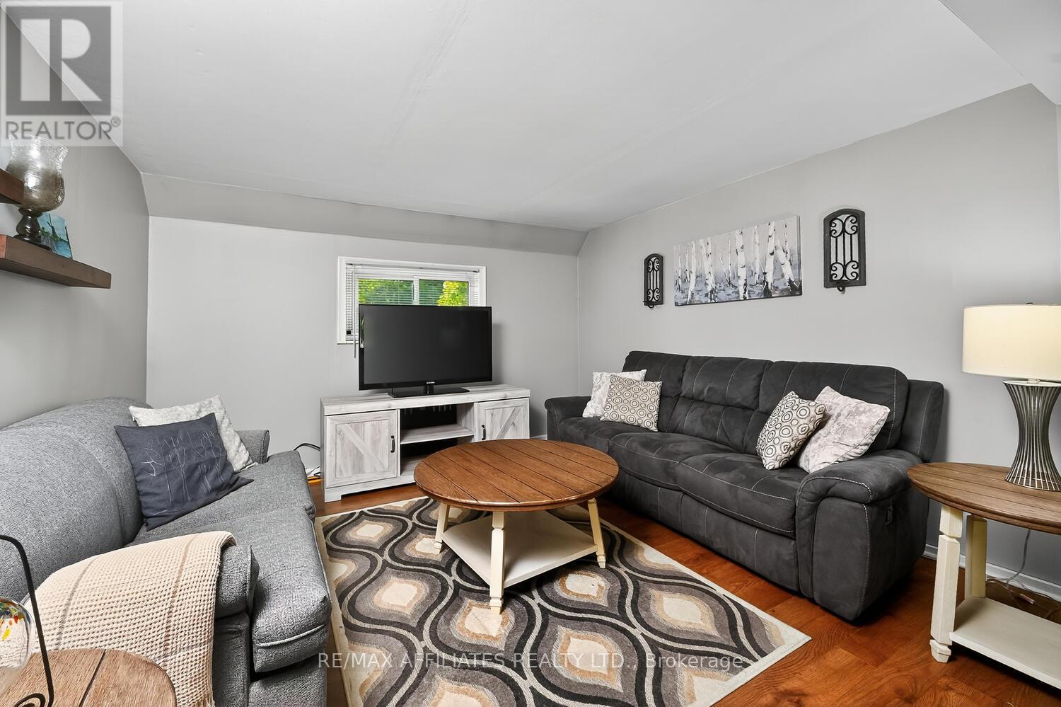 Photo 13 of 40 Oak Street, Smiths Falls ON