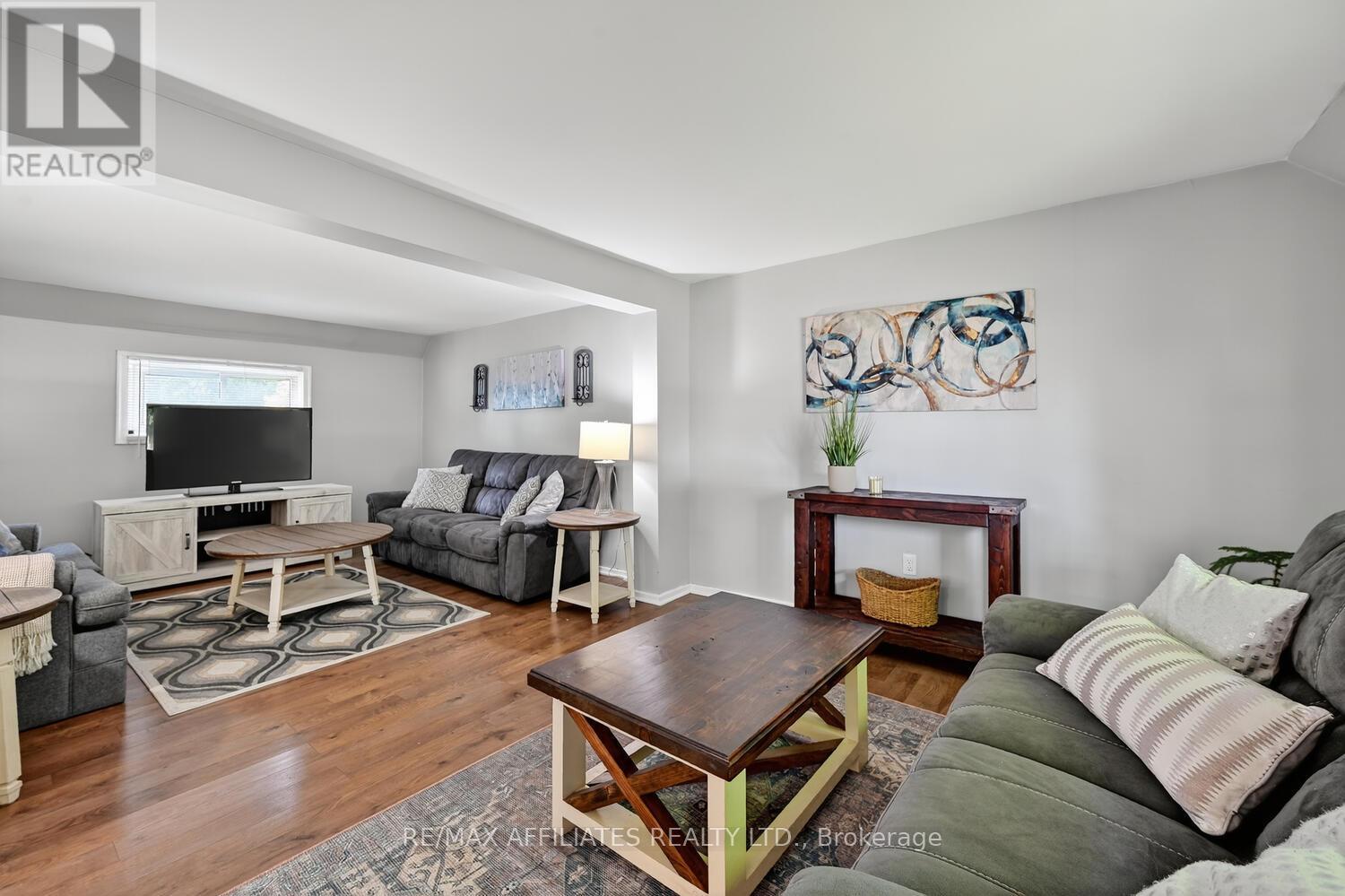 Photo 22 of 40 Oak Street, Smiths Falls ON