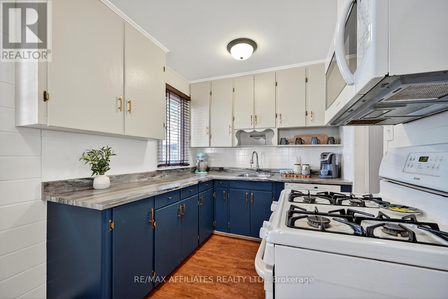 Photo 34 of 40 Oak Street, Smiths Falls ON
