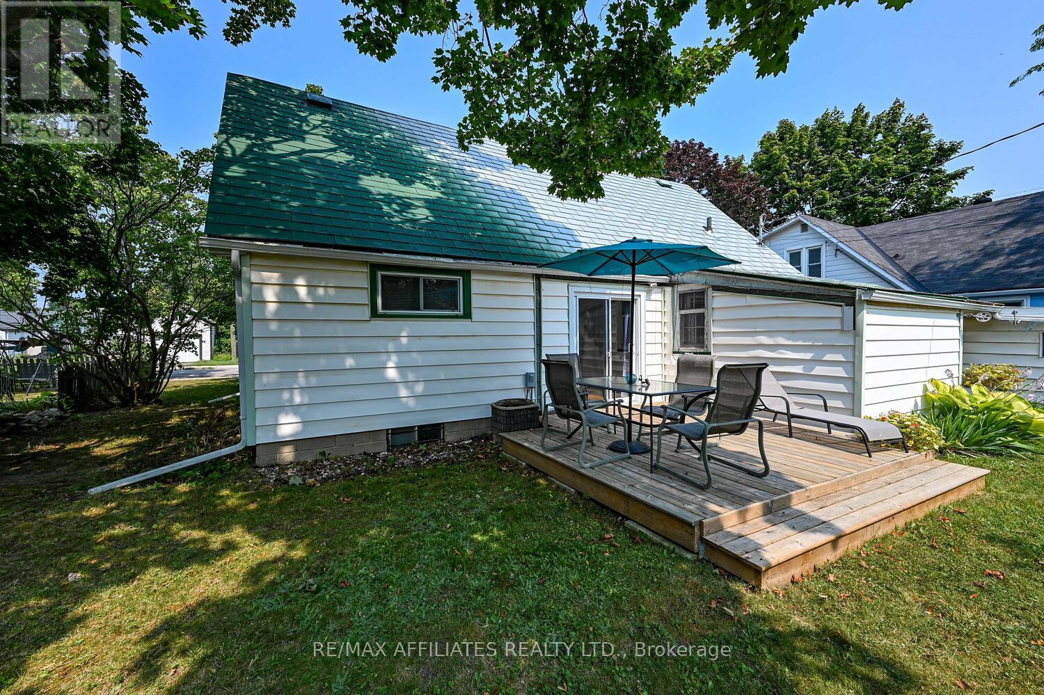 Photo 10 of 40 Oak Street, Smiths Falls ON
