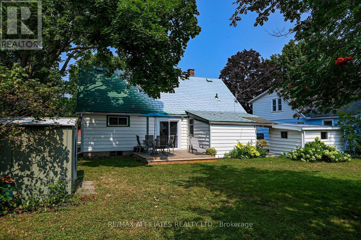 Photo 19 of 40 Oak Street, Smiths Falls ON