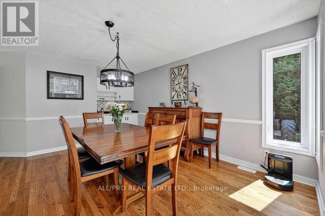 Photo 12 of 1144 Rideau Bend Crescent, Ottawa ON