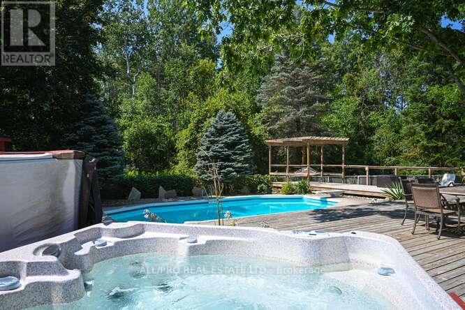 Photo 33 of 1144 Rideau Bend Crescent, Ottawa ON