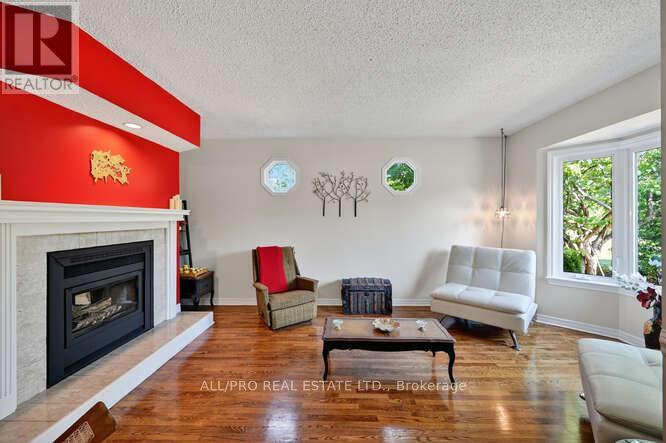 Photo 7 of 1144 Rideau Bend Crescent, Ottawa ON