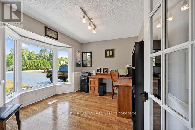 Photo 9 of 1144 Rideau Bend Crescent, Ottawa ON