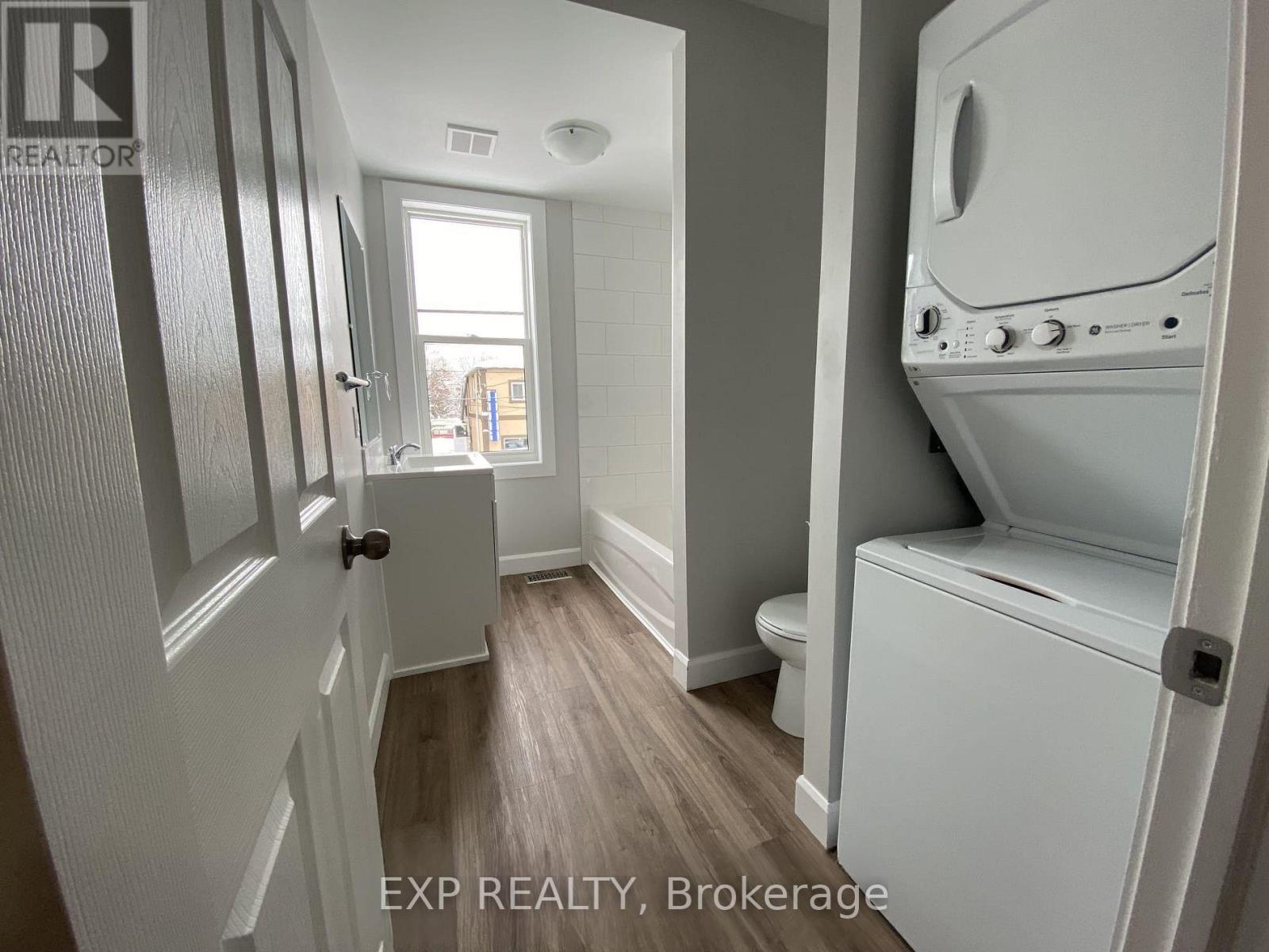 Photo 7 of 2 358 Booth Street, Ottawa ON