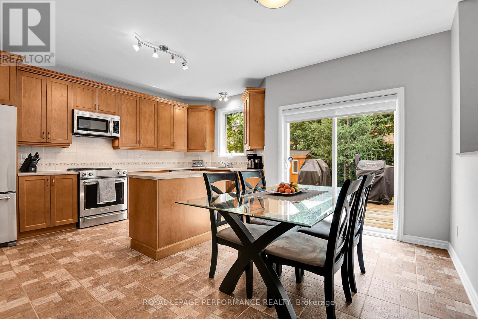 Photo 9 of 815 Long Point Circle, Ottawa ON