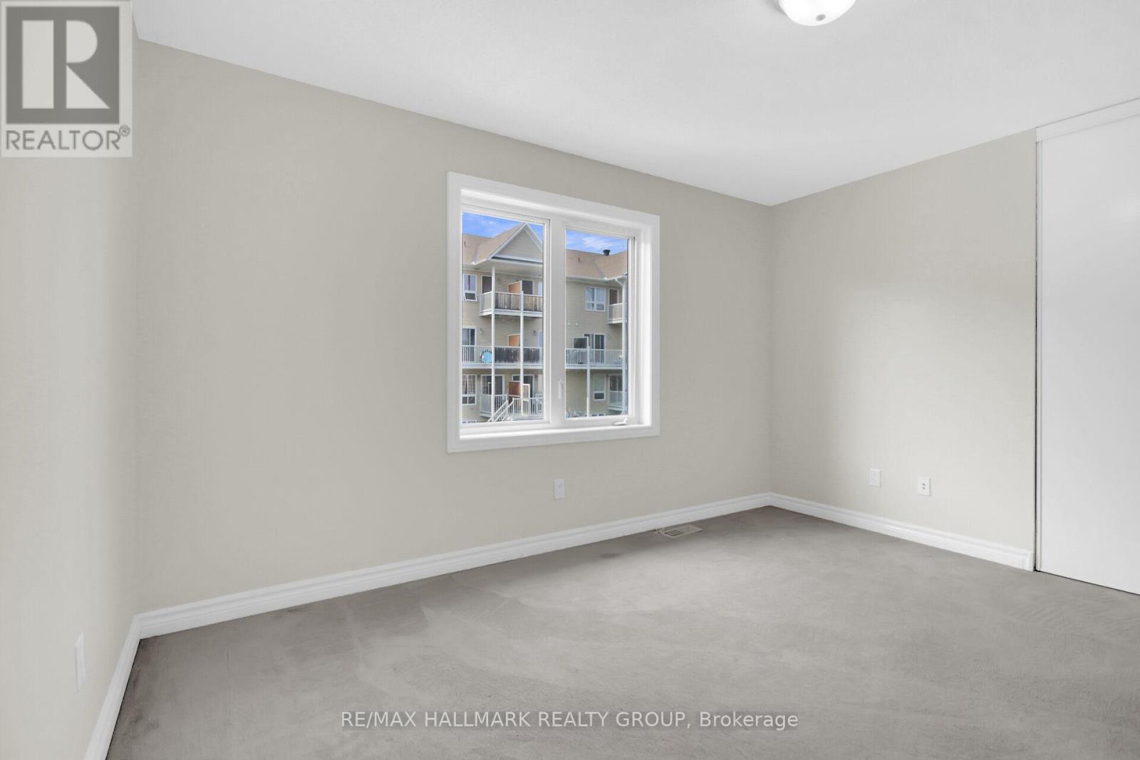 Photo 37 of 418 Temiskaming Crescent, Ottawa ON