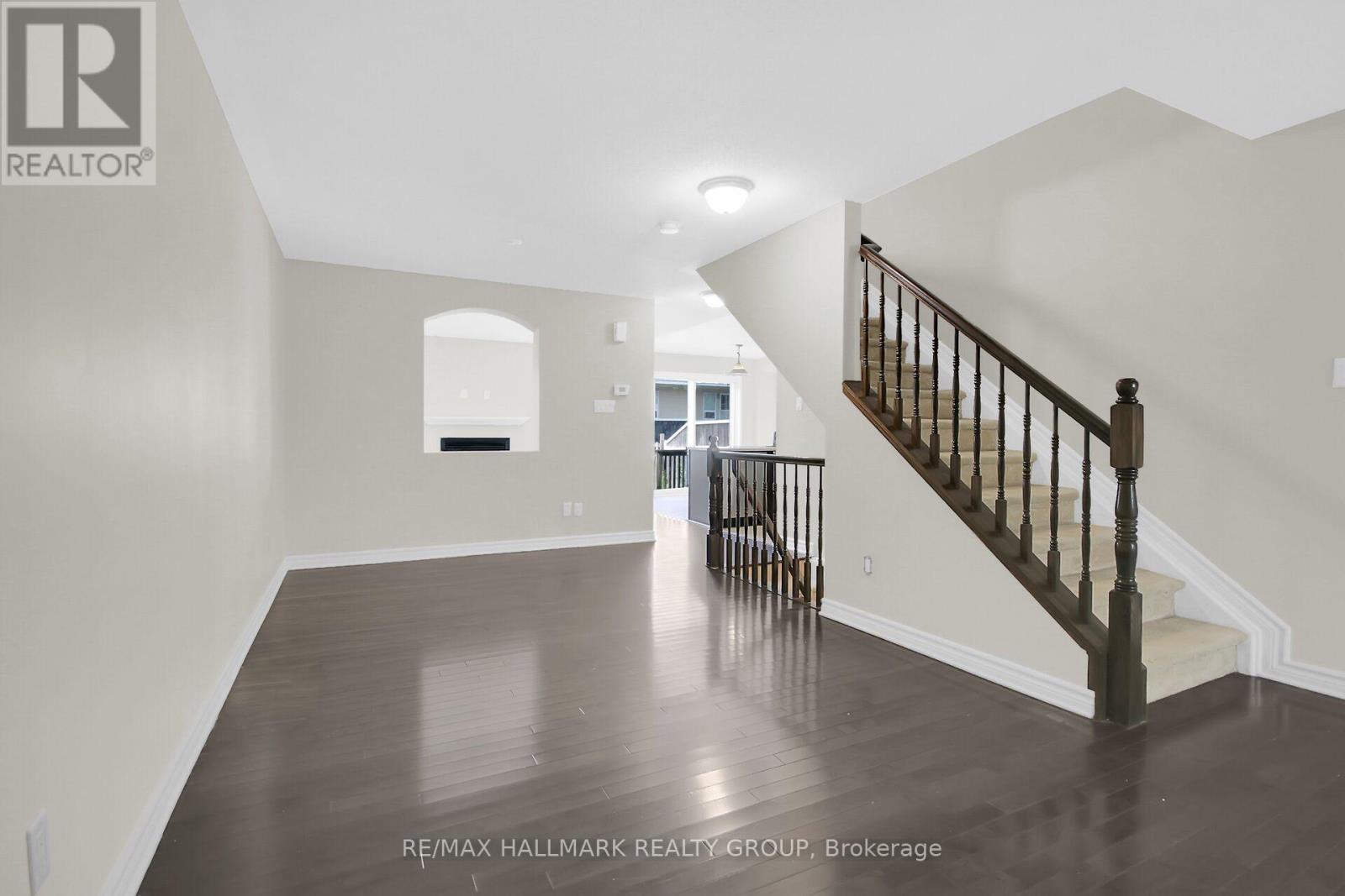 Photo 36 of 418 Temiskaming Crescent, Ottawa ON