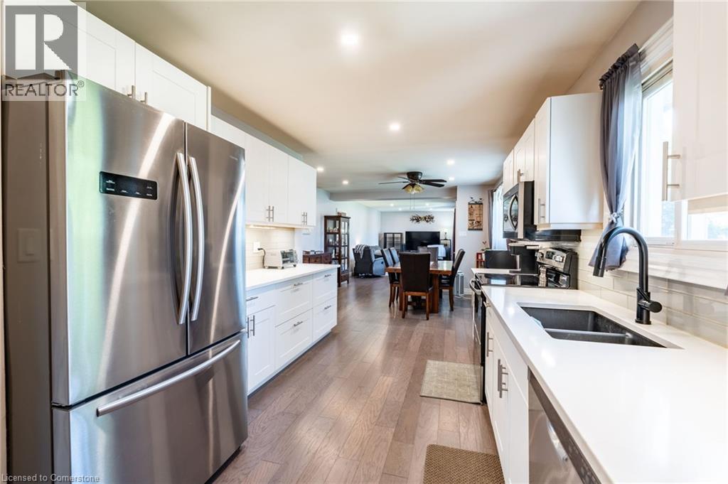 Photo 14 of 258 Oakhill Drive, Brantford ON
