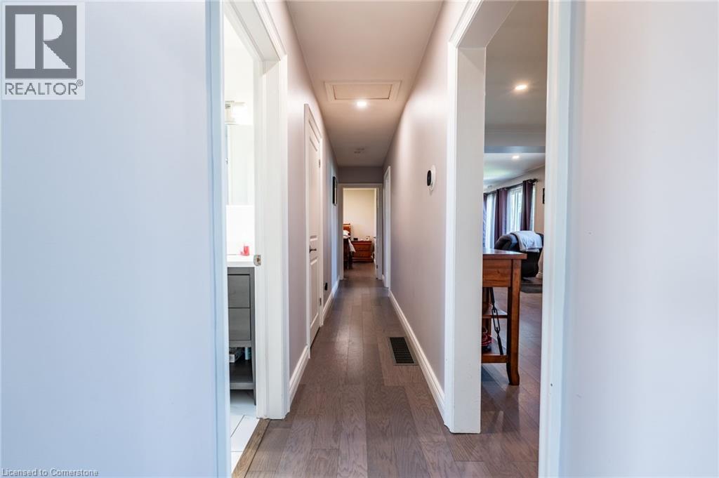 Photo 15 of 258 Oakhill Drive, Brantford ON
