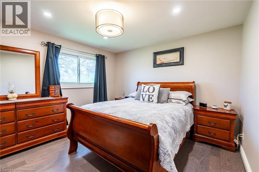 Photo 16 of 258 Oakhill Drive, Brantford ON