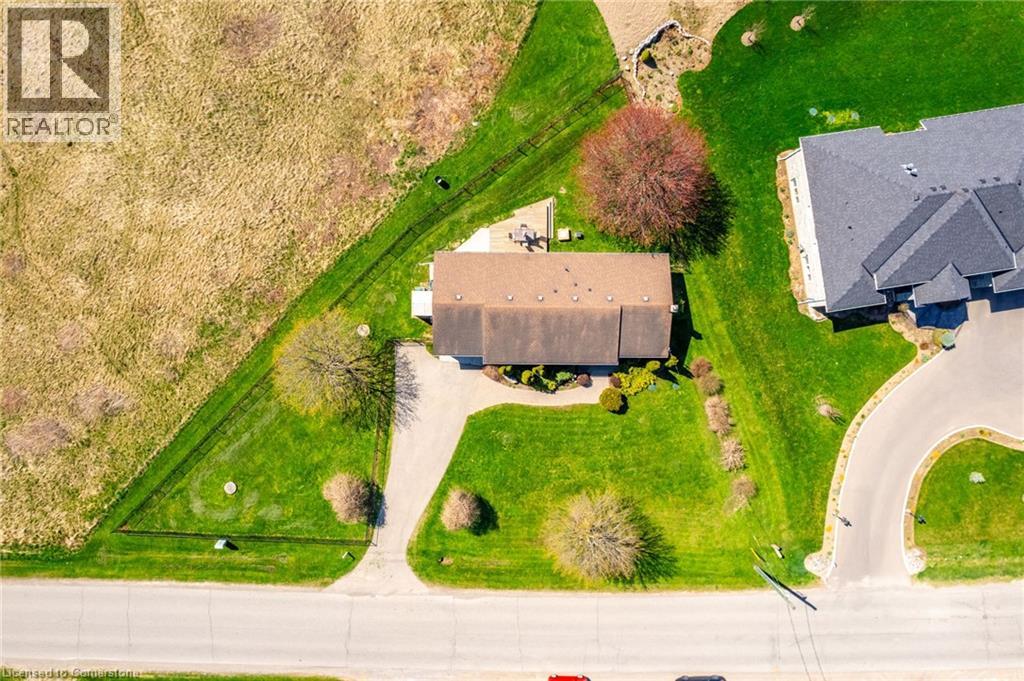 Photo 2 of 258 Oakhill Drive, Brantford ON