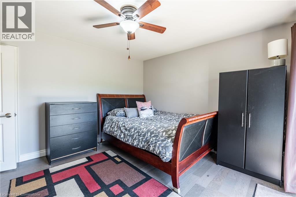 Photo 22 of 258 Oakhill Drive, Brantford ON