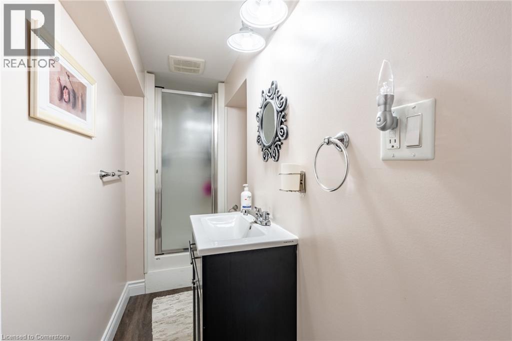 Photo 30 of 258 Oakhill Drive, Brantford ON