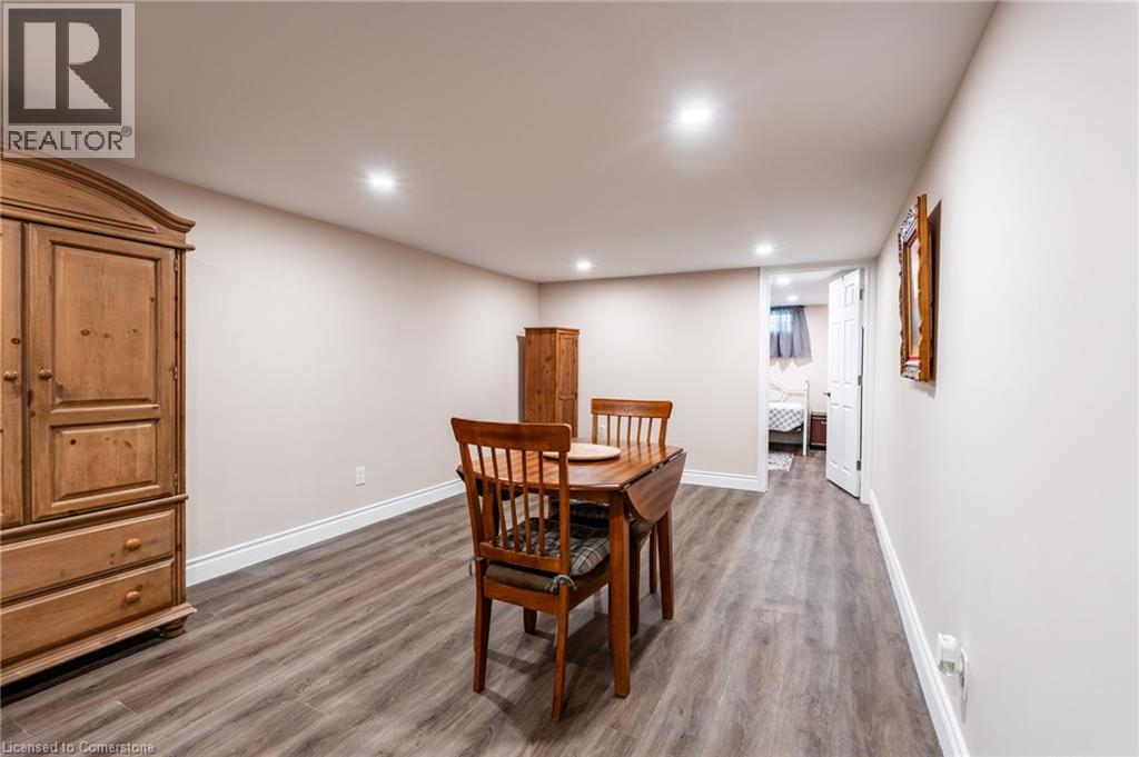 Photo 33 of 258 Oakhill Drive, Brantford ON