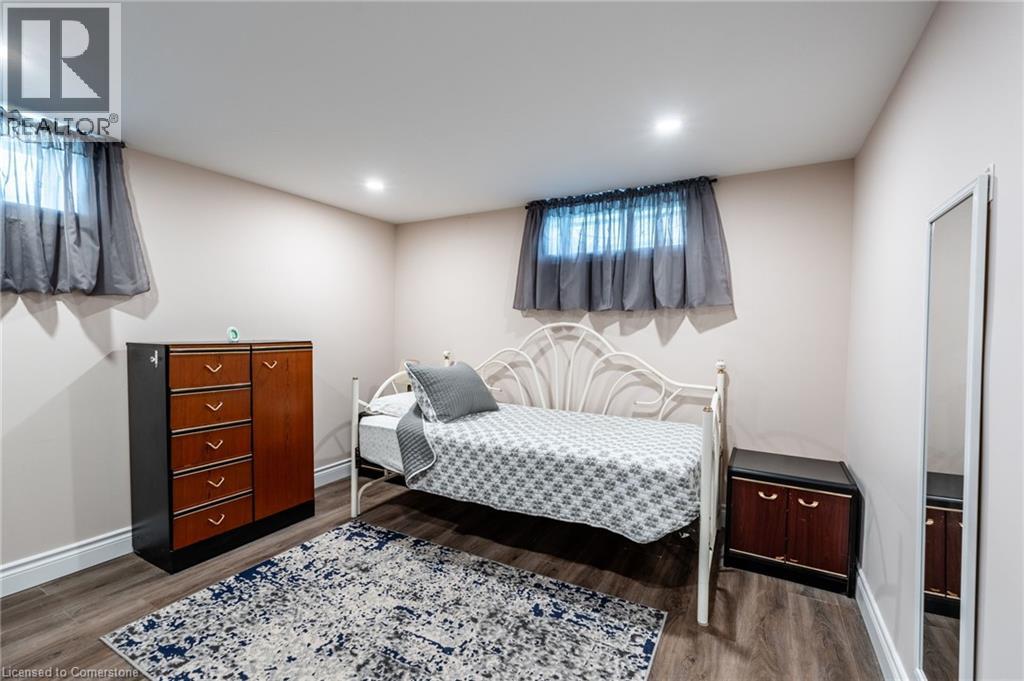 Photo 35 of 258 Oakhill Drive, Brantford ON