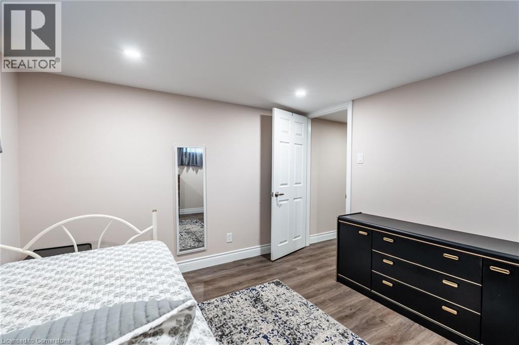 Photo 37 of 258 Oakhill Drive, Brantford ON