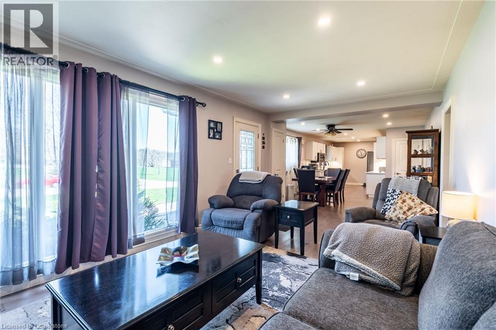 Photo 9 of 258 Oakhill Drive, Brantford ON