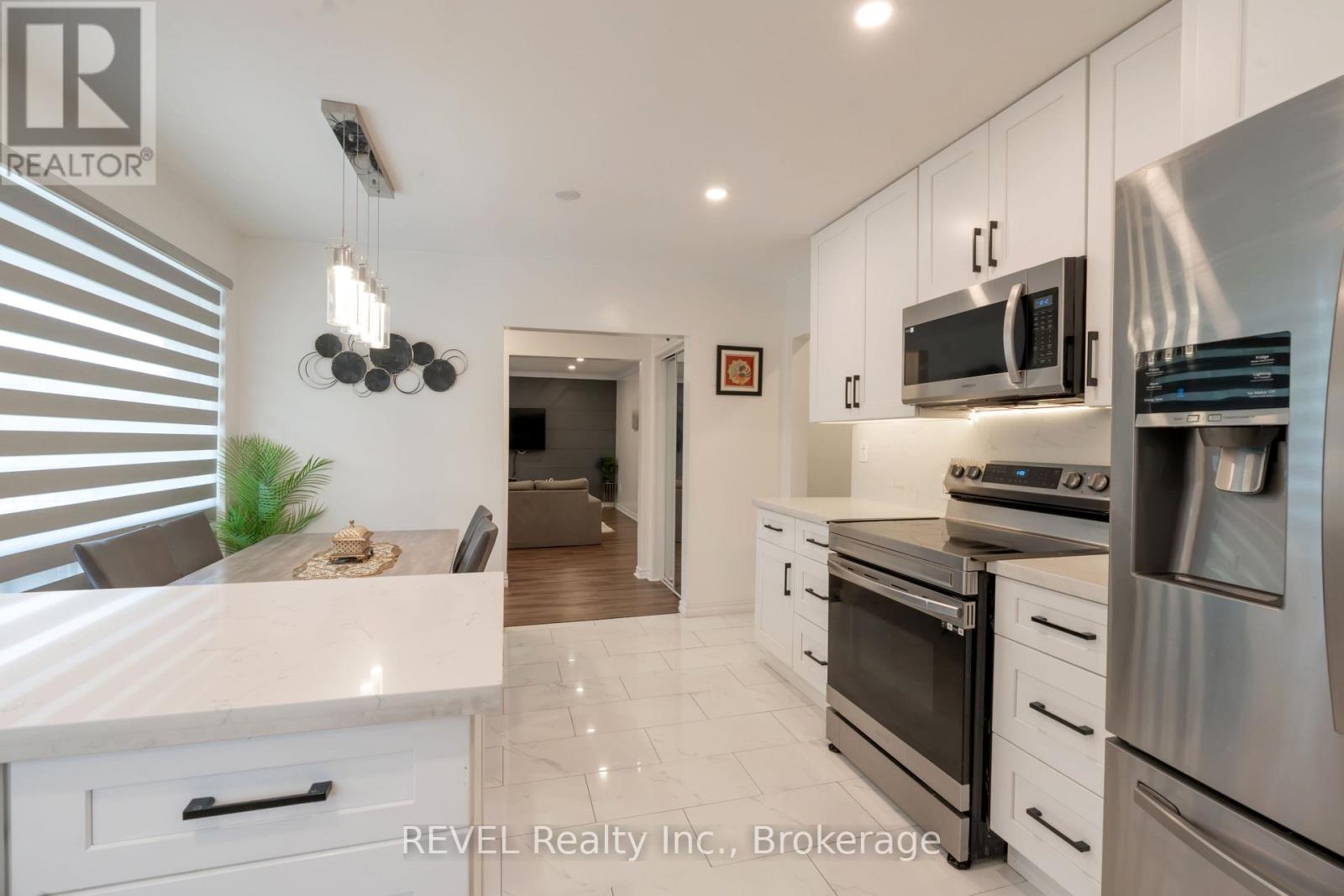 Photo 16 of 26 Hillgarden Road, St Catharines ON
