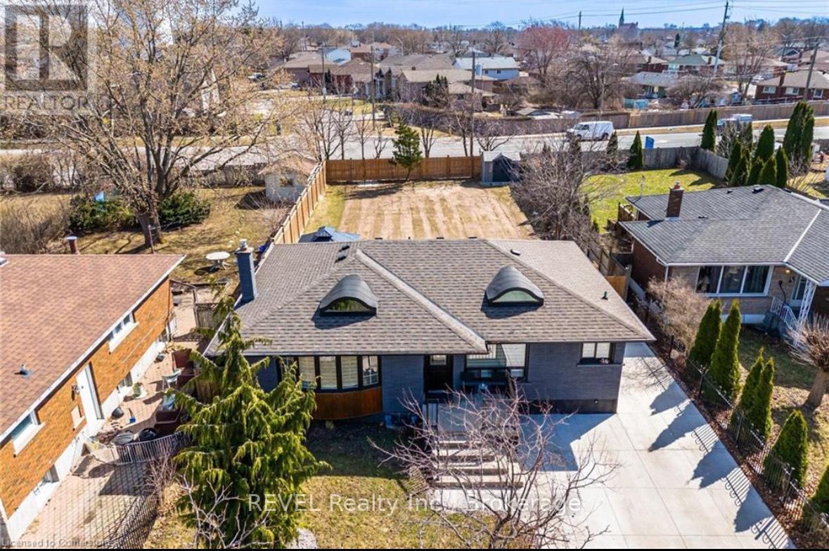Photo 2 of 26 Hillgarden Road, St Catharines ON
