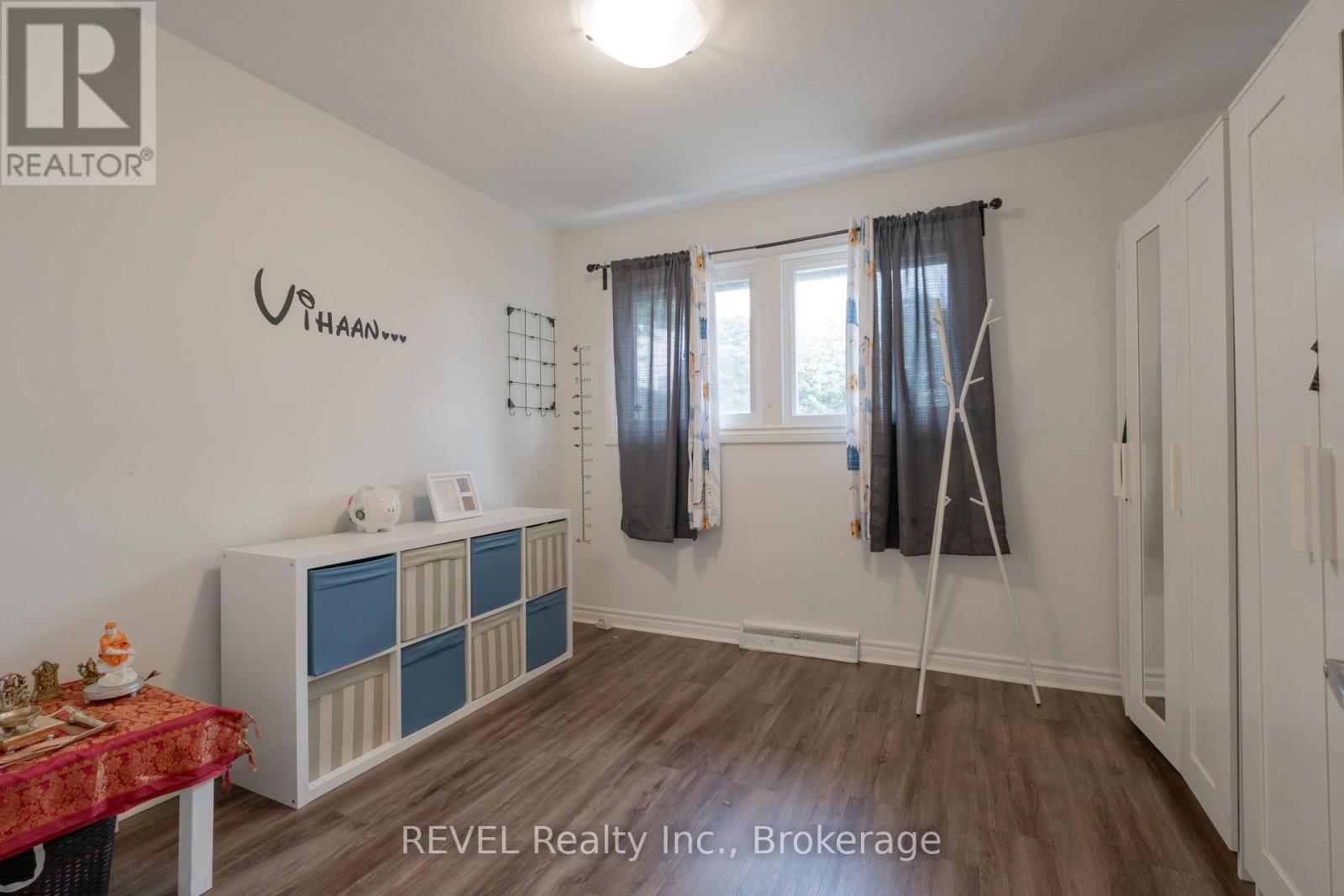 Photo 20 of 26 Hillgarden Road, St Catharines ON