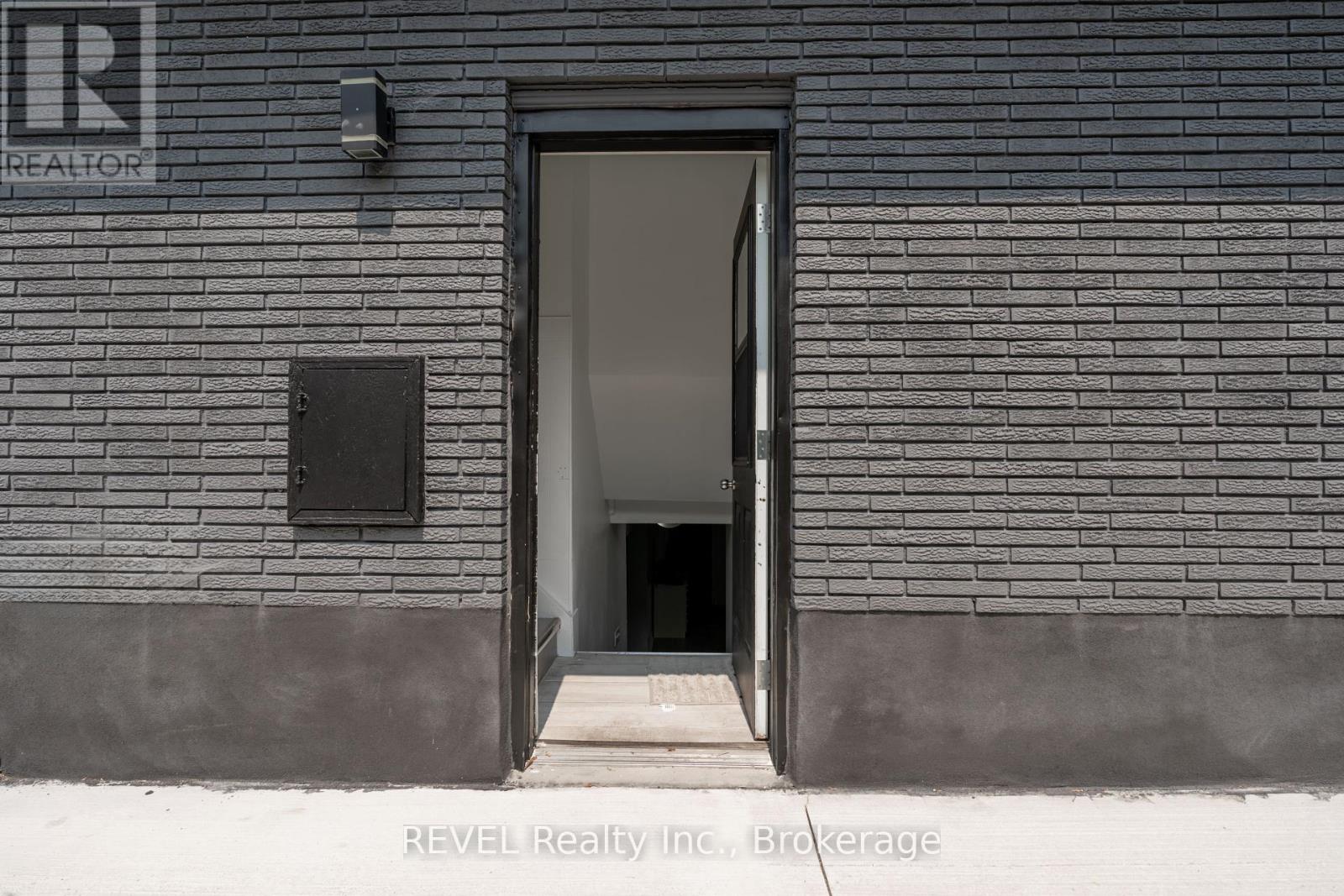 Photo 22 of 26 Hillgarden Road, St Catharines ON