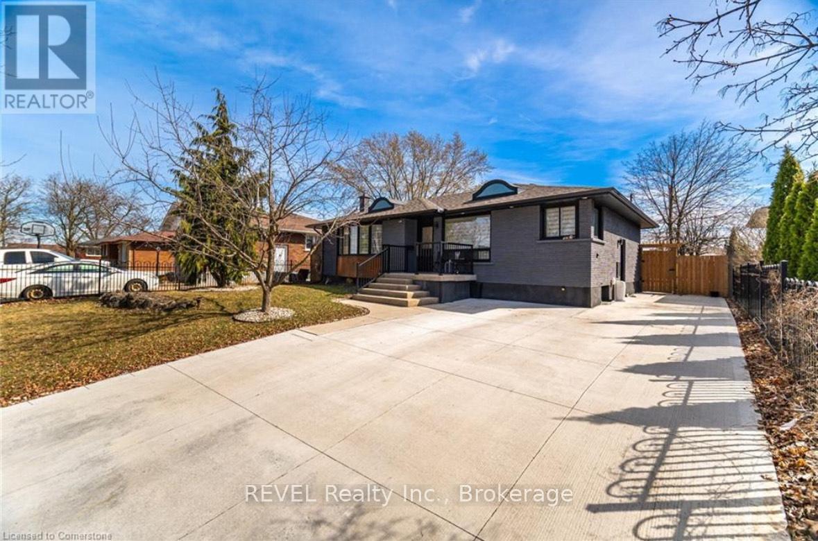 Photo 4 of 26 Hillgarden Road, St Catharines ON