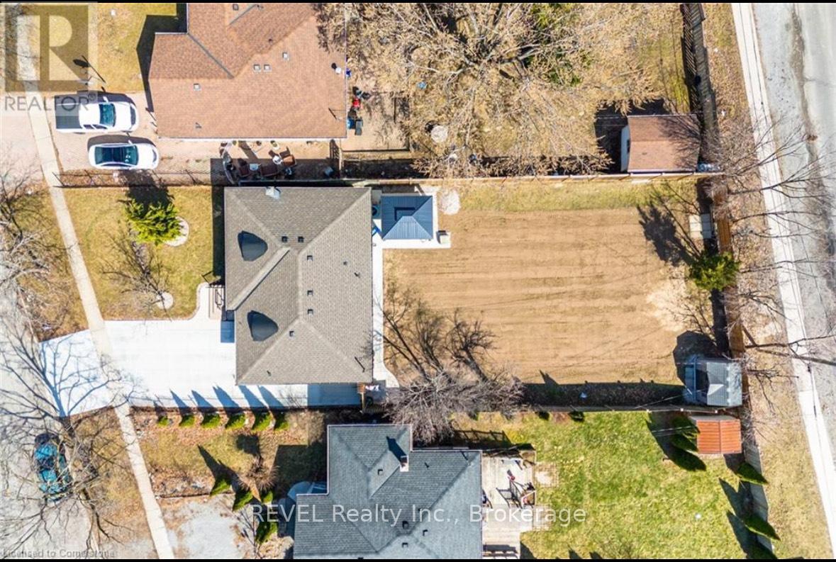 Photo 5 of 26 Hillgarden Road, St Catharines ON