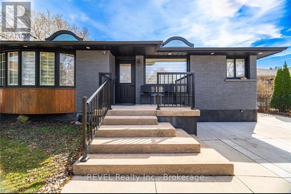 Photo 6 of 26 Hillgarden Road, St Catharines ON