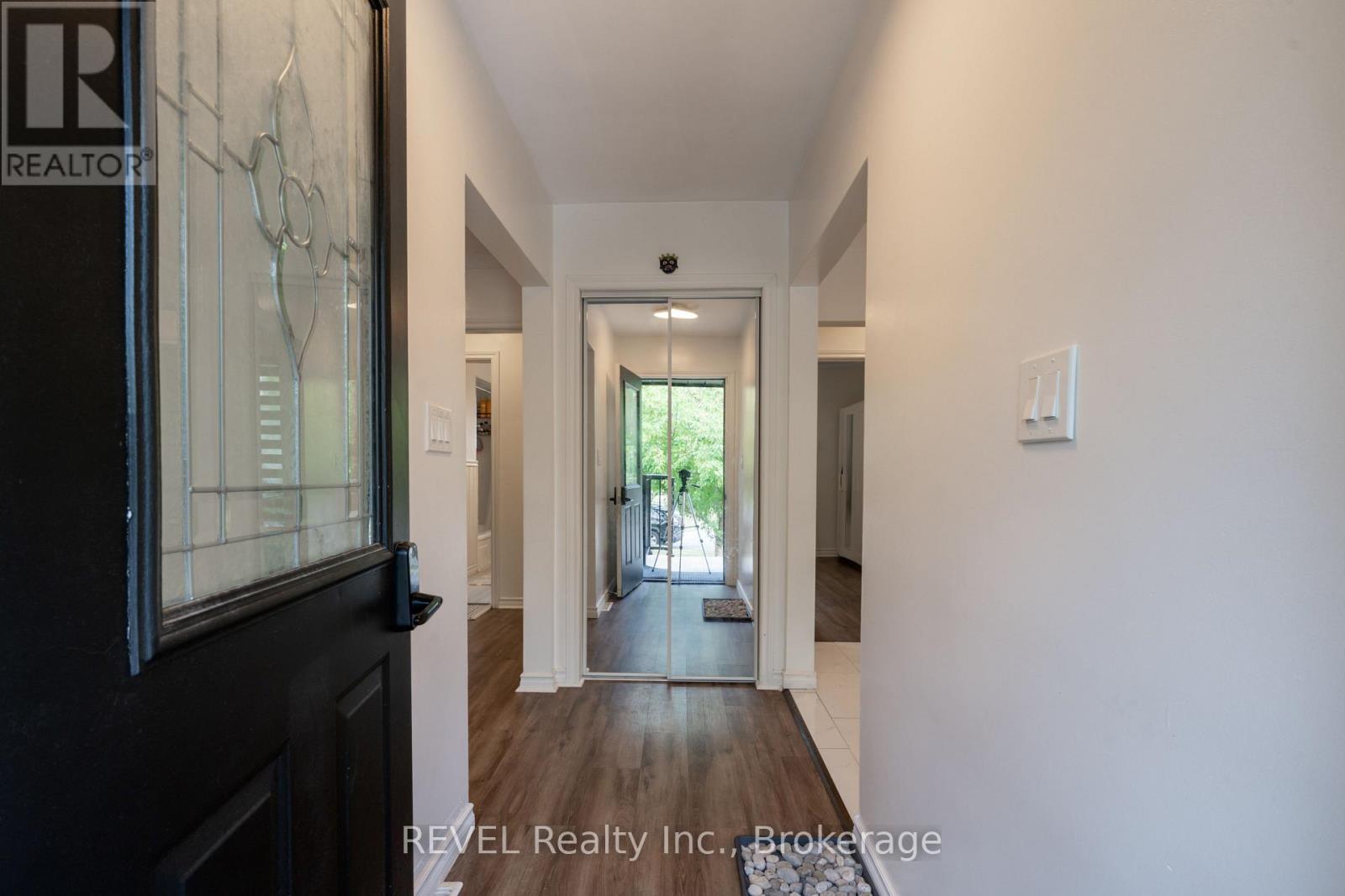 Photo 7 of 26 Hillgarden Road, St Catharines ON