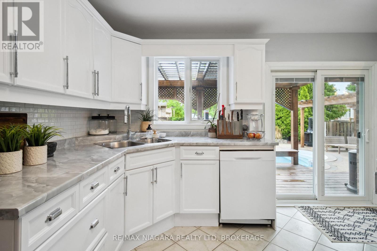Photo 27 of 7955 Harvest Crescent, Niagara Falls ON