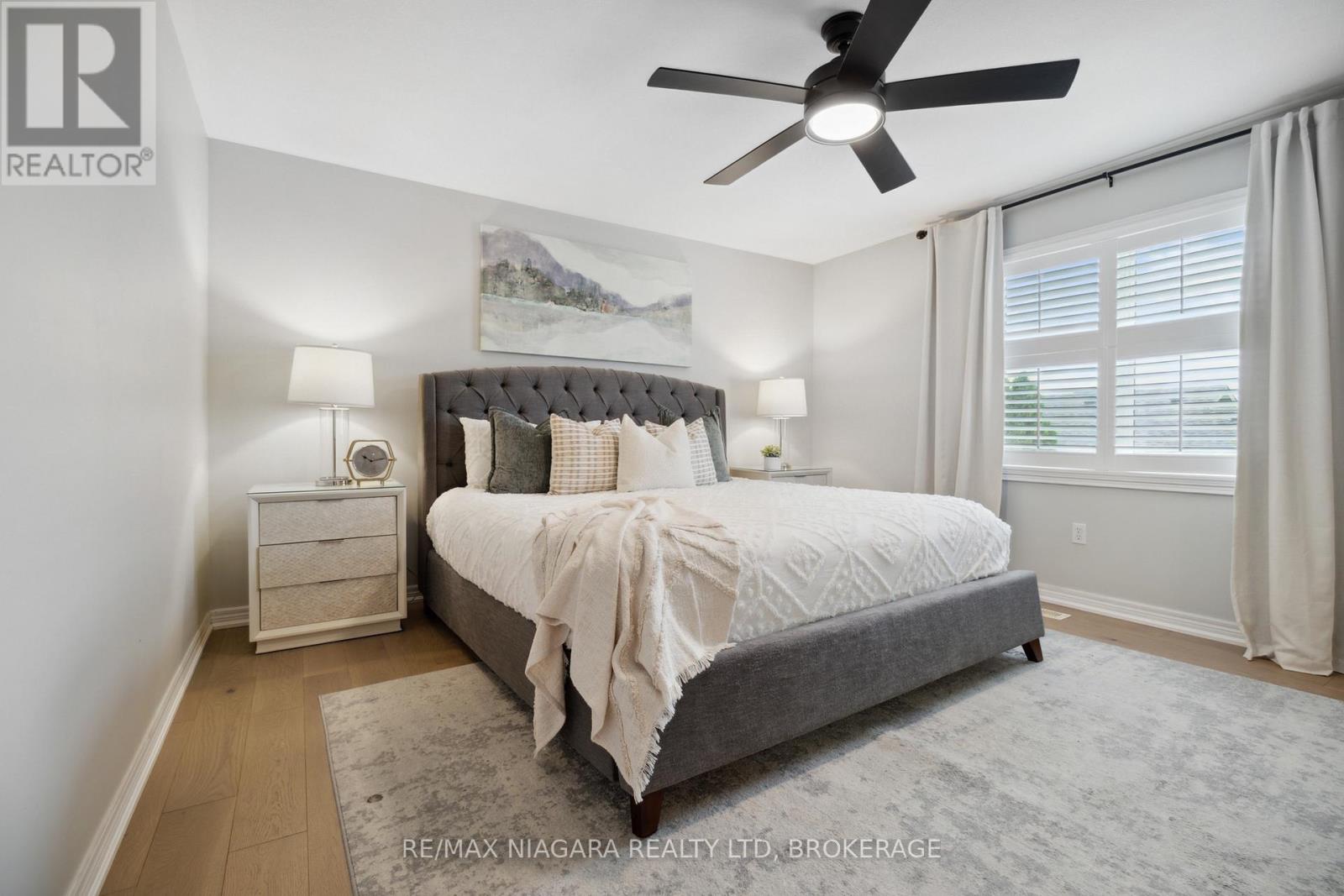 Photo 2 of 7955 Harvest Crescent, Niagara Falls ON