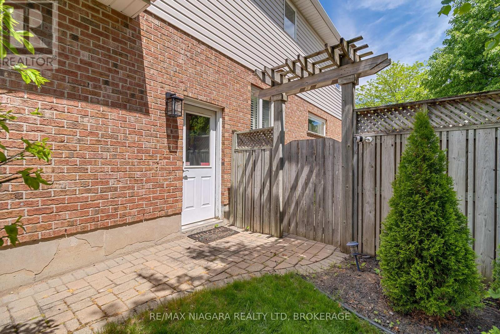 Photo 20 of 7955 Harvest Crescent, Niagara Falls ON