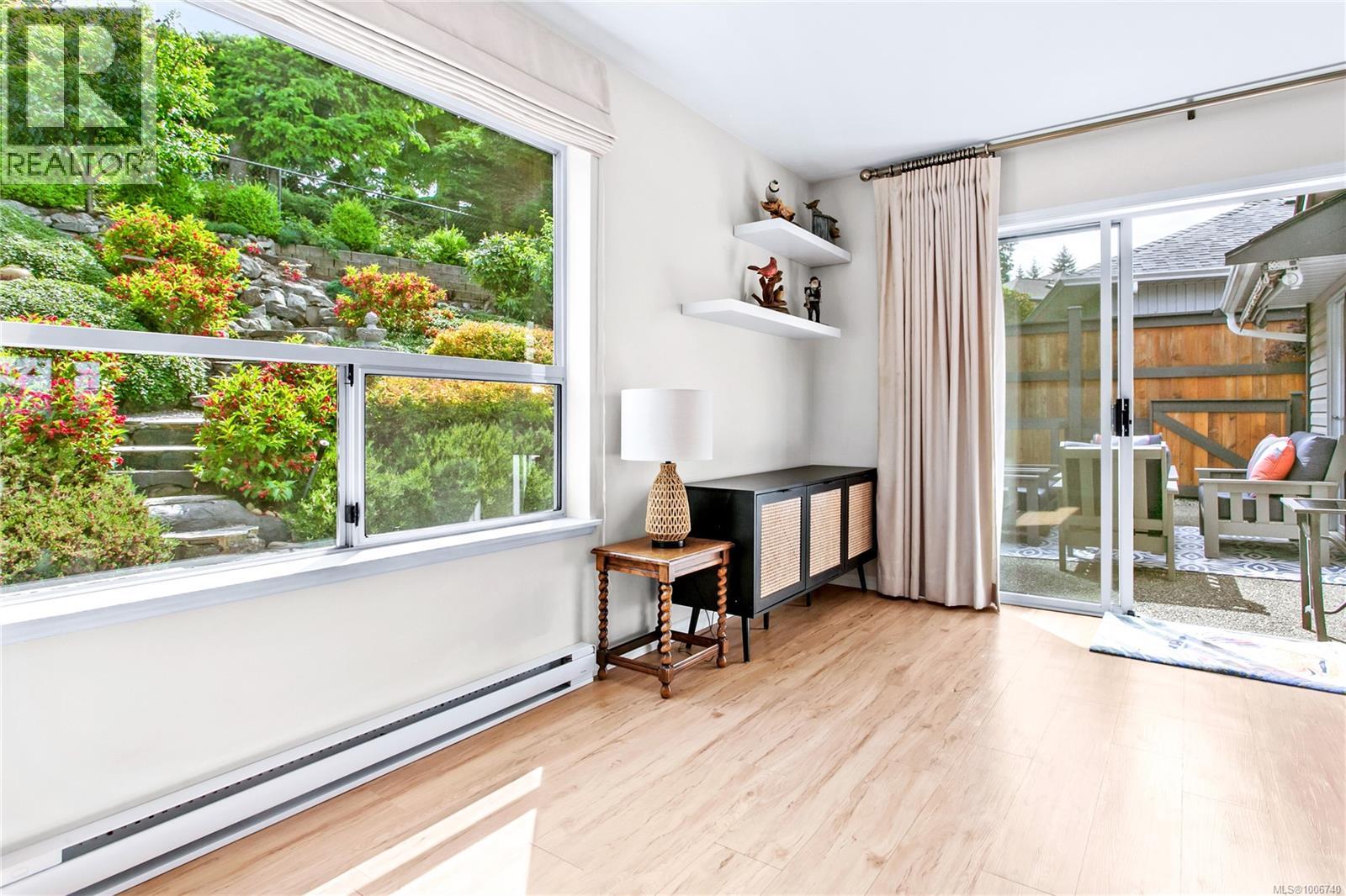 552 Marine View, Cobble Hill