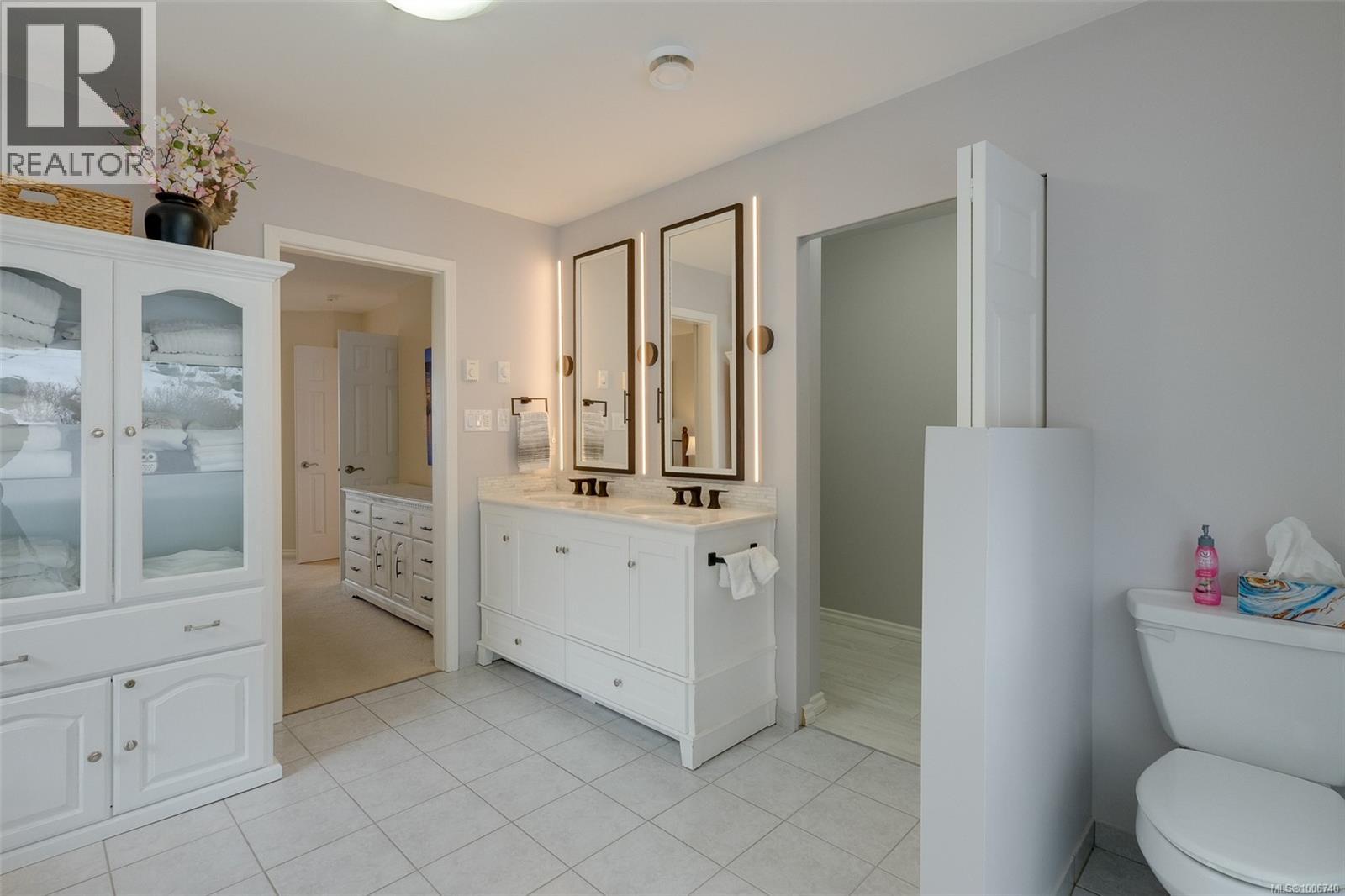 552 Marine View, Cobble Hill