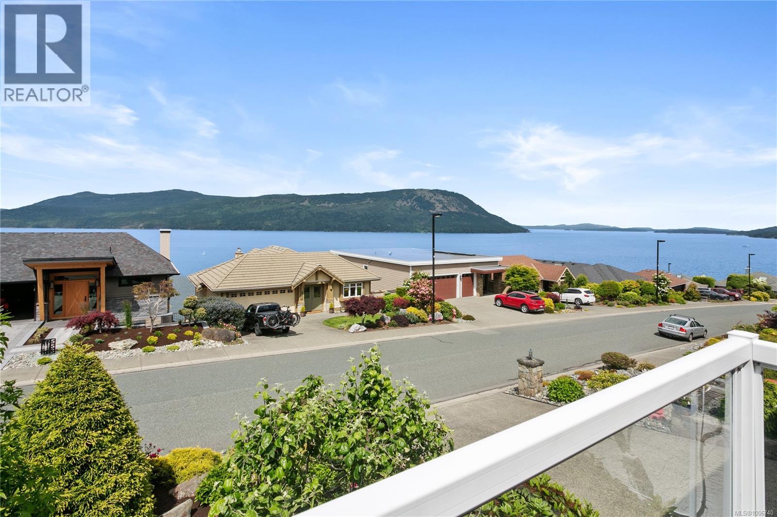 552 Marine View, Cobble Hill