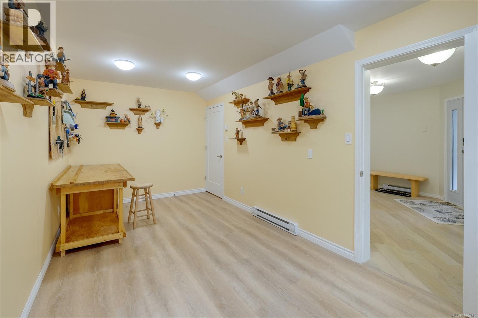 552 Marine View, Cobble Hill