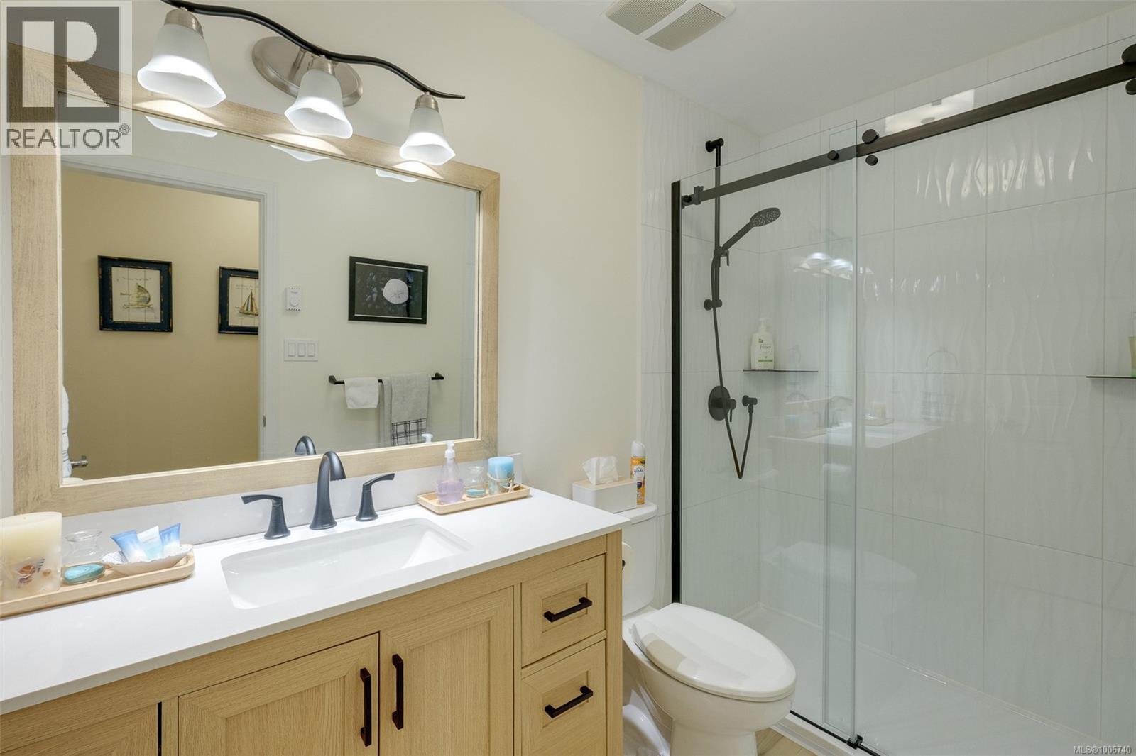 552 Marine View, Cobble Hill