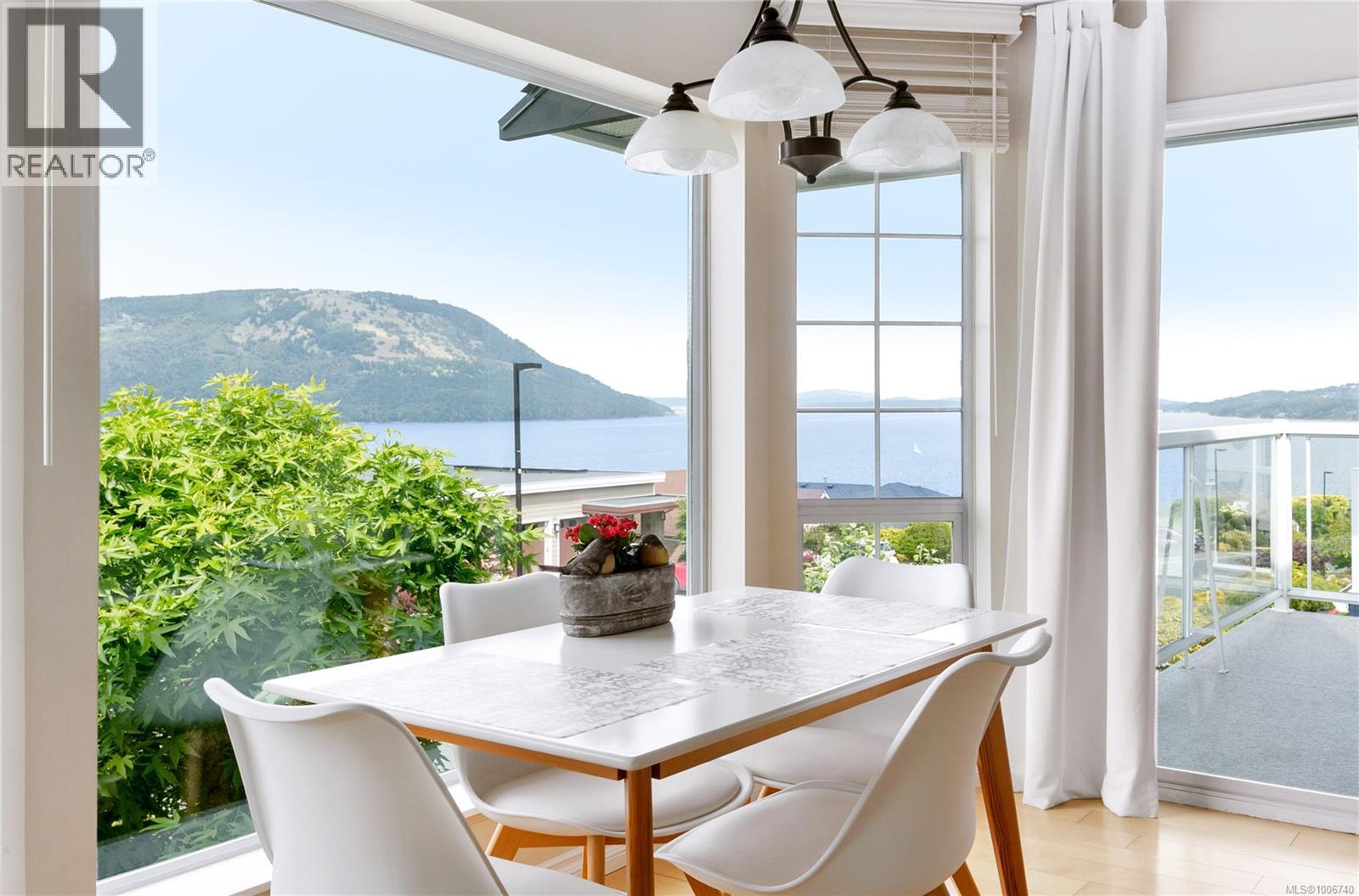 552 Marine View, Cobble Hill