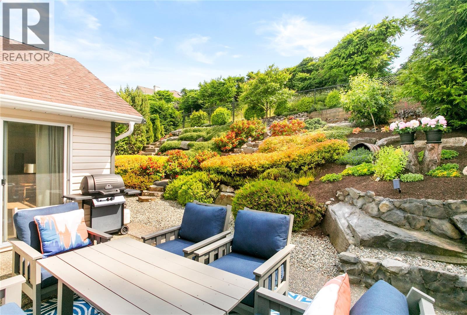 552 Marine View, Cobble Hill