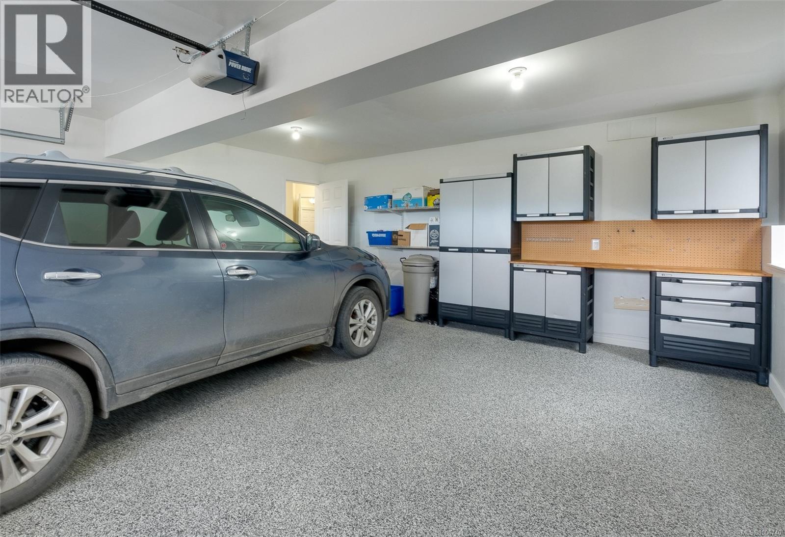 552 Marine View, Cobble Hill